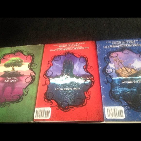 Descendants Book Collection - Picture 2 of 8